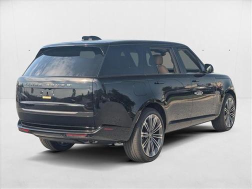 2025 Land Rover Range Rover P530 SE 7 Seat