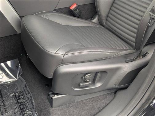 2025 Land Rover Discovery P300 S