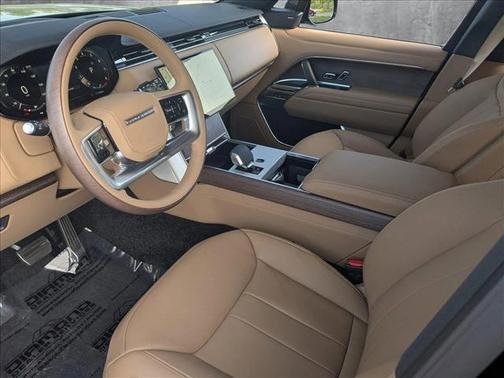2025 Land Rover Range Rover P530 SE 7 Seat
