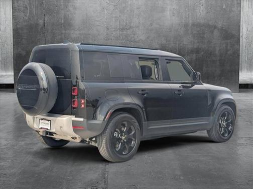 2025 Land Rover Defender 110 P400 S