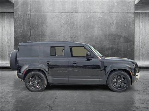 2025 Land Rover Defender 110 P400 S
