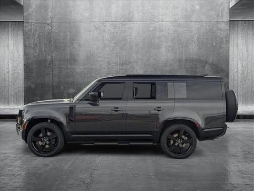 2025 Land Rover Defender 130 P400 X-Dynamic SE