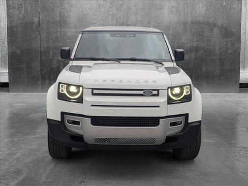 2025 Land Rover Defender 110 P400 S