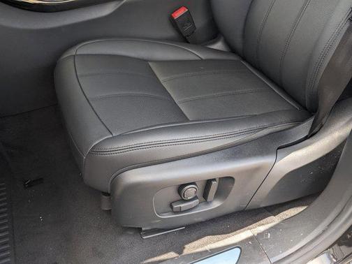 2025 Land Rover Range Rover Evoque Dynamic SE