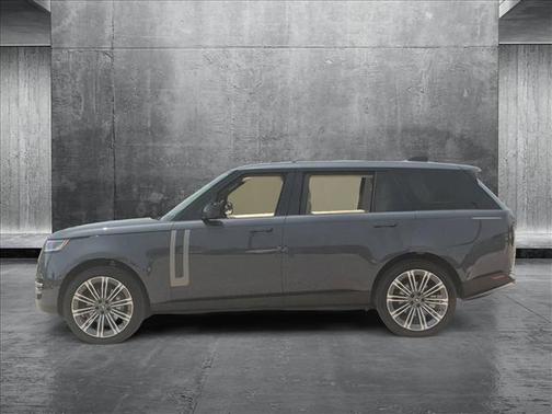 2025 Land Rover Range Rover P400 SE 7 Seat