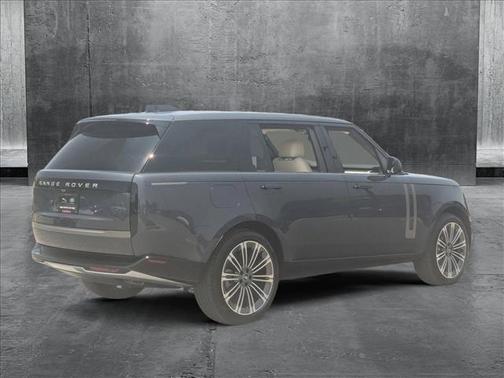 2025 Land Rover Range Rover P400 SE 7 Seat