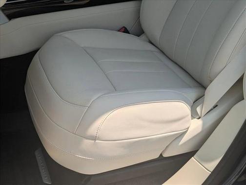 2025 Land Rover Range Rover P400 SE 7 Seat