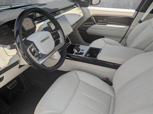 2025 Land Rover Range Rover P400 SE 7 Seat