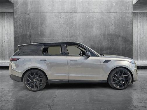 2023 Land Rover Range Rover Sport SE