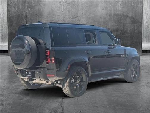 2025 Land Rover Defender 110 P400 X-Dynamic SE