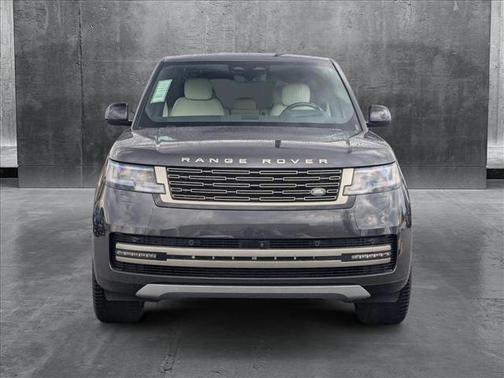 2025 Land Rover Range Rover P550e SE