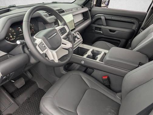 2025 Land Rover Defender 110 P400 X-Dynamic SE