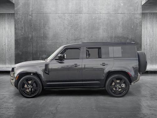 2025 Land Rover Defender 110 P400 X-Dynamic SE