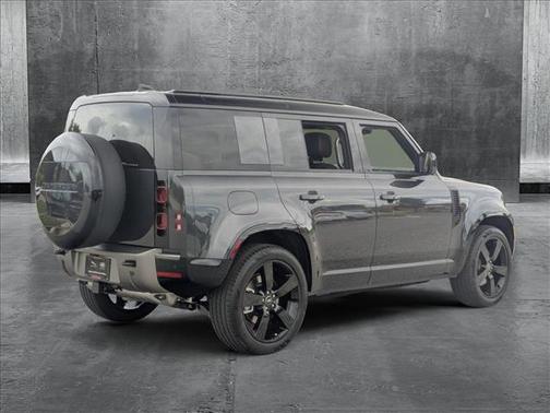 2025 Land Rover Defender 110 P400 X-Dynamic SE