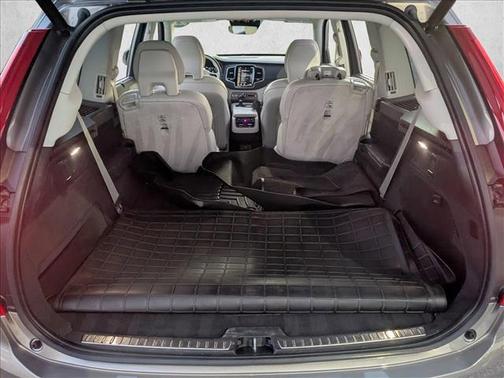 2022 Volvo XC90 T6 Inscription