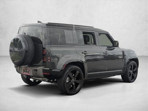 2025 Land Rover Defender 110 P400 X-Dynamic SE