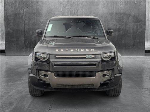 2025 Land Rover Defender 110 P400 X-Dynamic SE