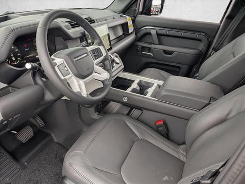 2025 Land Rover Defender 110 P400 X-Dynamic SE