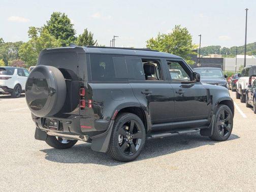 2025 Land Rover Defender 110 P400 X-Dynamic SE