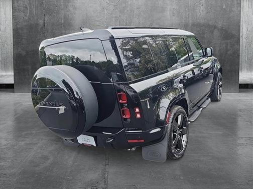 2025 Land Rover Defender 110 P400 X-Dynamic SE
