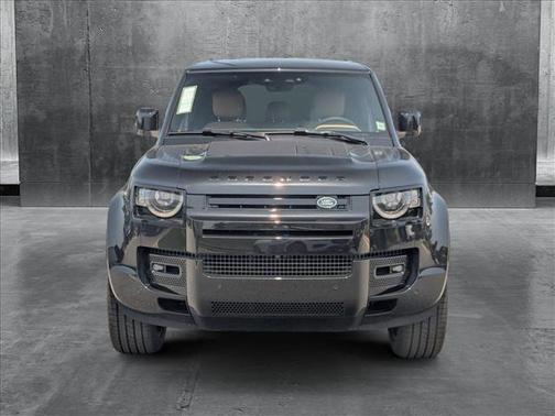 2025 Land Rover Defender 110 P400 X-Dynamic SE