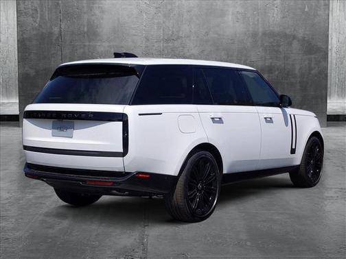 2025 Land Rover Range Rover P400 SE 7 Seat