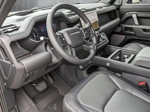 2024 Land Rover Defender 130 P400 Outbound