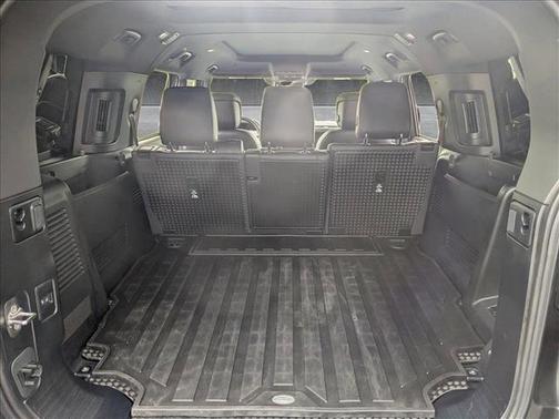 2024 Land Rover Defender 130 P400 Outbound