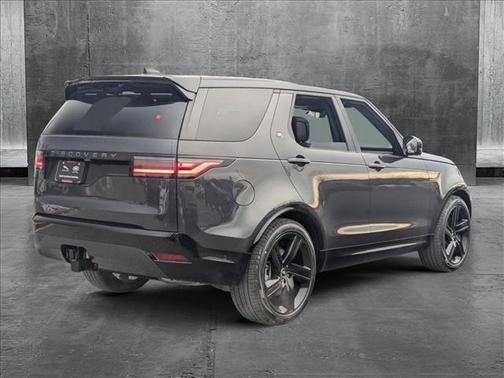 2025 Land Rover Discovery P360 Dynamic SE