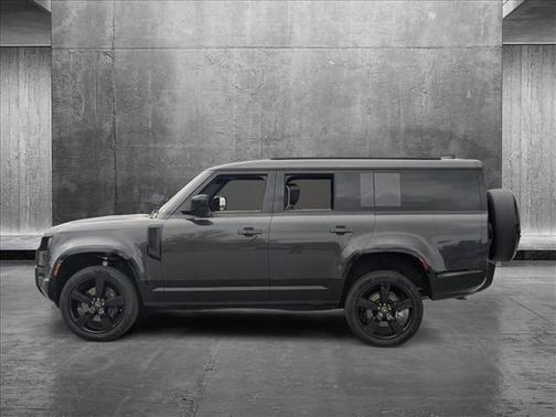 2025 Land Rover Defender 130 P400 X-Dynamic SE