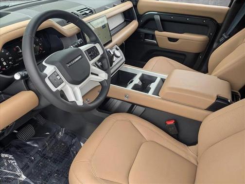 2025 Land Rover Defender 130 P400 X-Dynamic SE