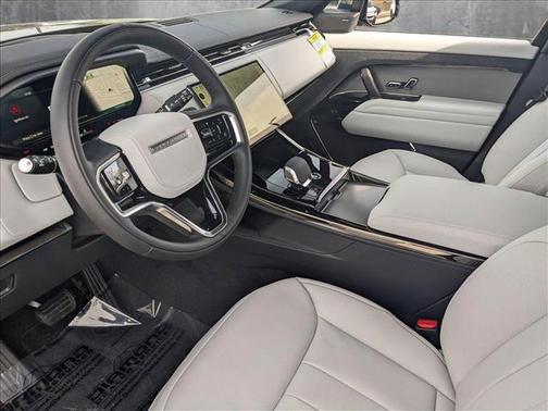 2025 Land Rover Range Rover Sport SE