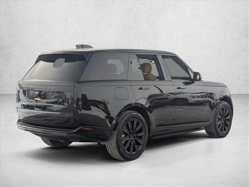 2026 Land Rover Range Rover P550e SE