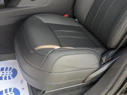 Santorini Black Metallic 2026 Land Rover Range Rover Sport SE