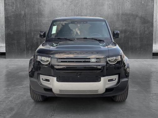 2025 Land Rover Defender 110 P300