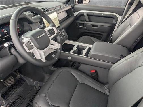 2025 Land Rover Defender 110 P300