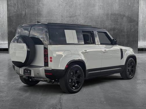 2025 Land Rover Defender 110 P300