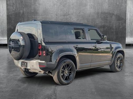 2025 Land Rover Defender 110 P300