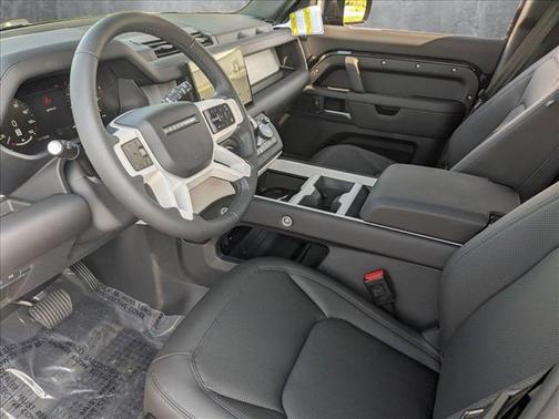 2025 Land Rover Defender 110 P300
