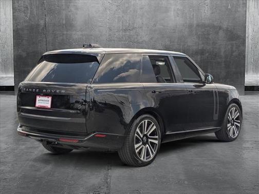 2023 Land Rover Range Rover P530 SE
