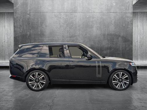 2023 Land Rover Range Rover P530 SE