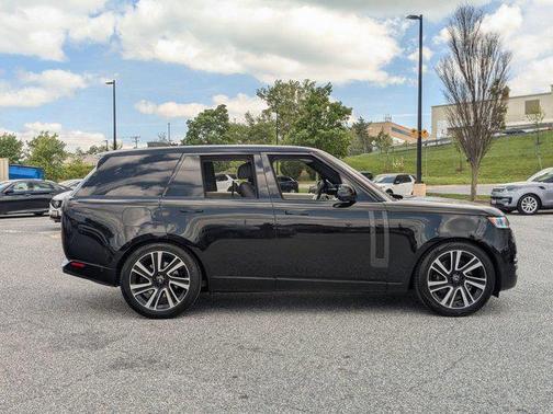 2023 Land Rover Range Rover P530 SE