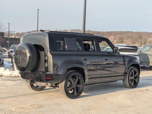 2026 Land Rover Defender P400 X-Dynamic SE