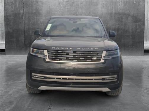 2025 Land Rover Range Rover P400 SE
