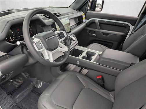 2025 Land Rover Defender 110 P400 X-Dynamic SE