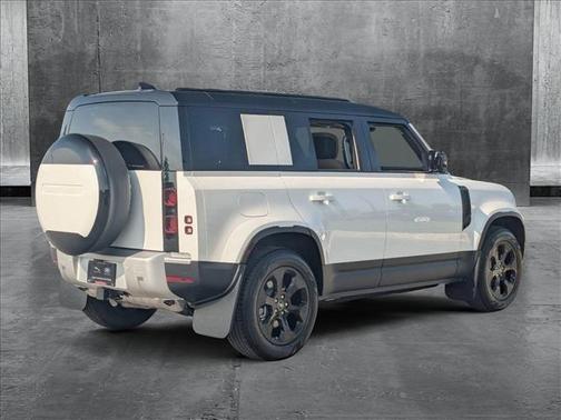 2025 Land Rover Defender 110 P300