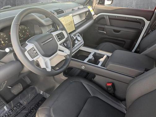 2025 Land Rover Defender 130 P400 X-Dynamic SE