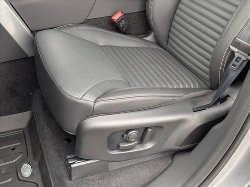 2025 Land Rover Discovery P300 S