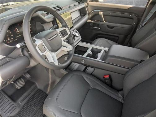 2025 Land Rover Defender 110 P400 X-Dynamic SE