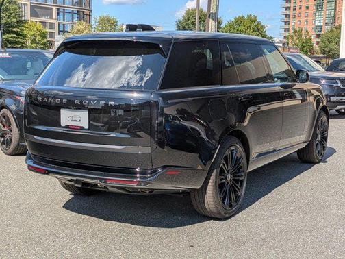 2025 Land Rover Range Rover P530 SE 7 Seat